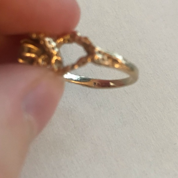 Vintage Diamond Gold Ring - Picture 6 of 8